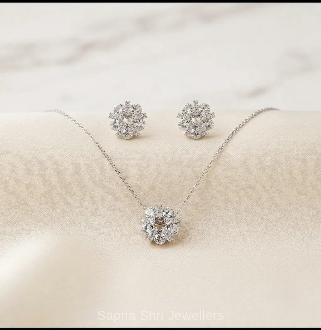 Elegant Silver Chain Pendant Jewellery Set for Women - Image 1 of 3 Elegant Silver Chain Pendant Jewellery Set for Women - View 1