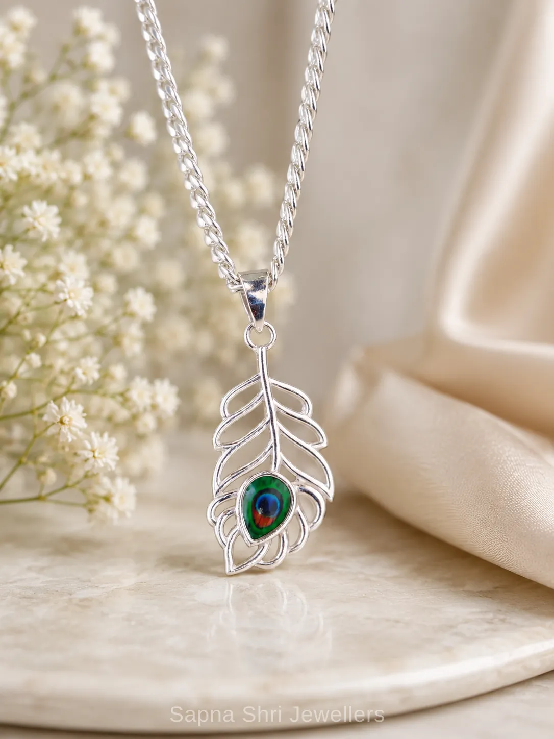 925 Silver Krishna Morpankh Pendant for Men and Women - Image 1 of 4 925 Silver Krishna Morpankh Pendant for Men and Women - View 1