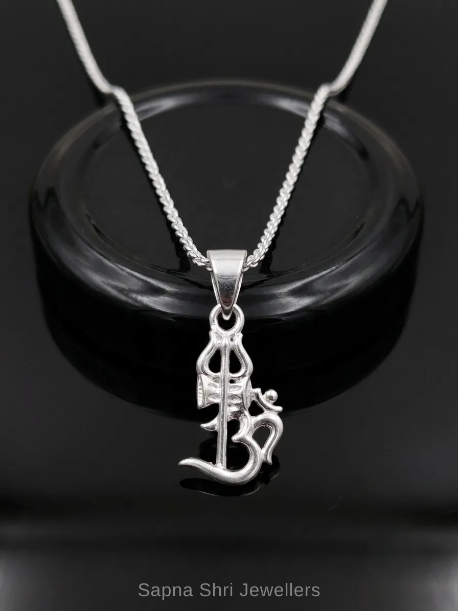 Om Namah Shivaya Damru Rudraksha 925 Silver Pendant - Image 1 of 4 Om Namah Shivaya Damru Rudraksha 925 Silver Pendant - View 1