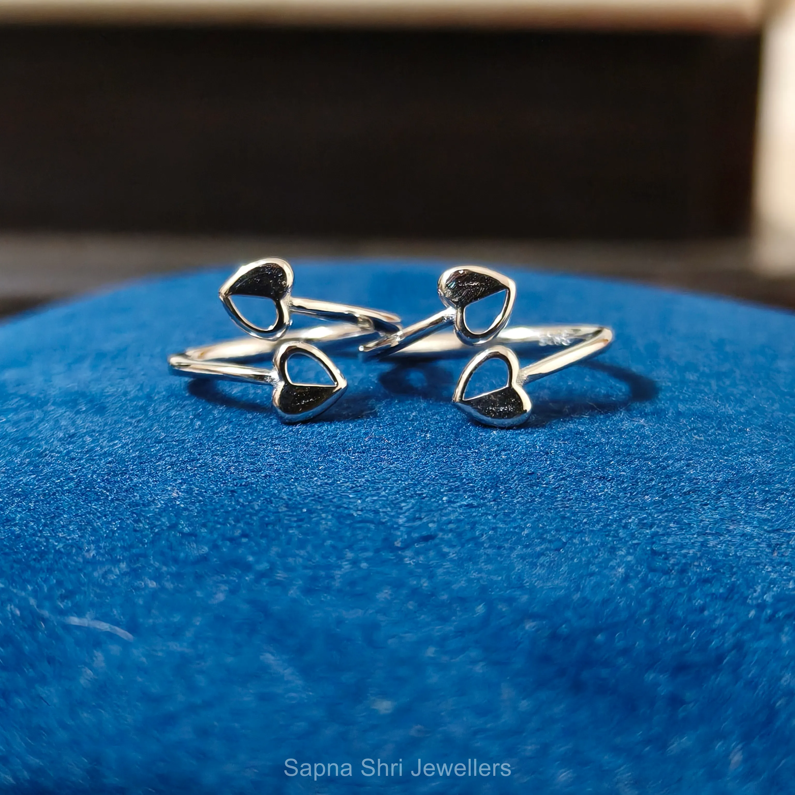 Toe ring thumbnail 3