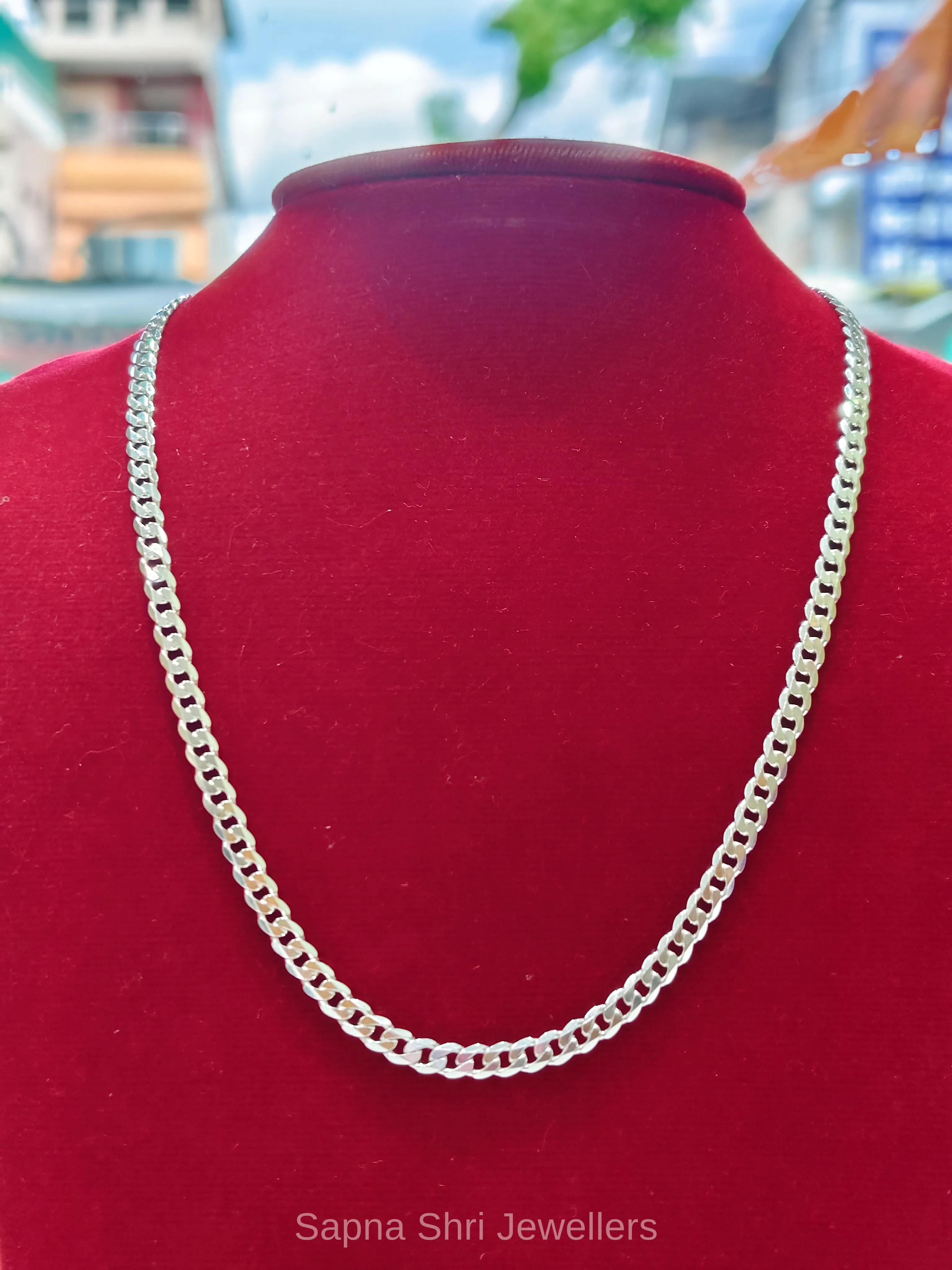 Classic Curb Link Chain in 925 Silver thumbnail 4