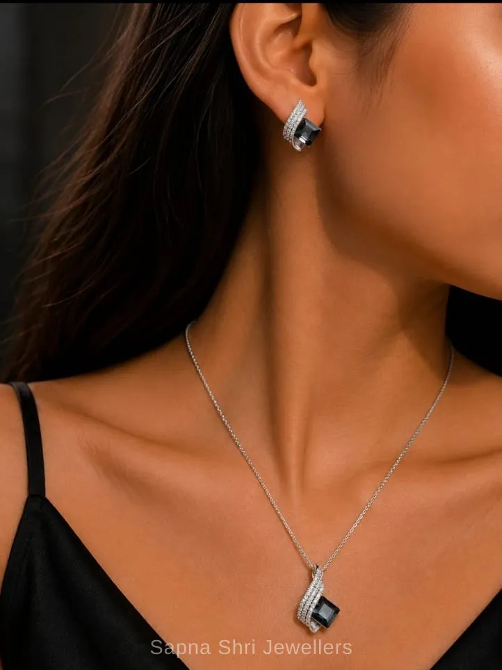 Stylish Women's Silver Chain Pendant Set thumbnail 3