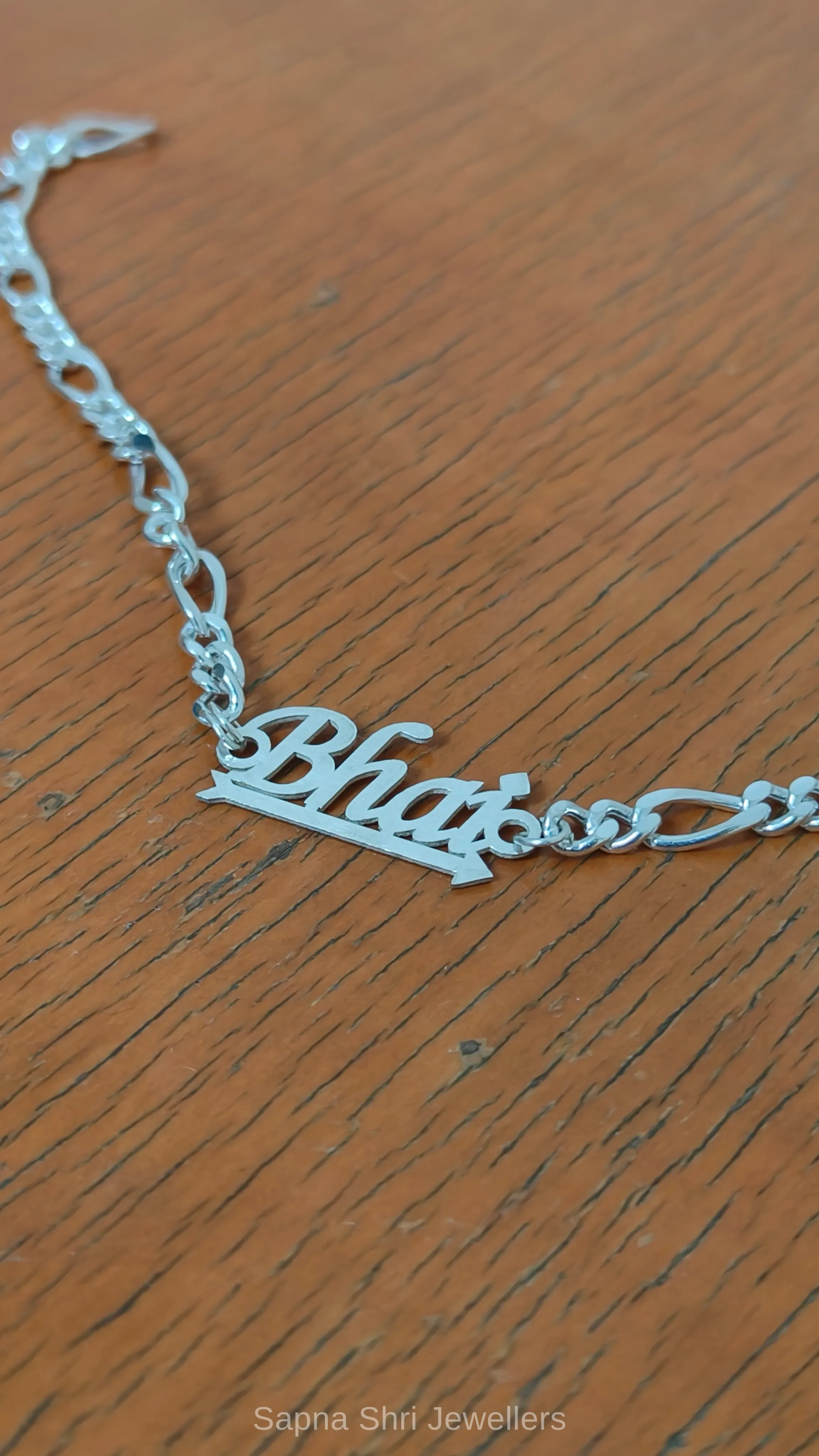 Trendy Bhai Arrow Silver Rakhi thumbnail 4