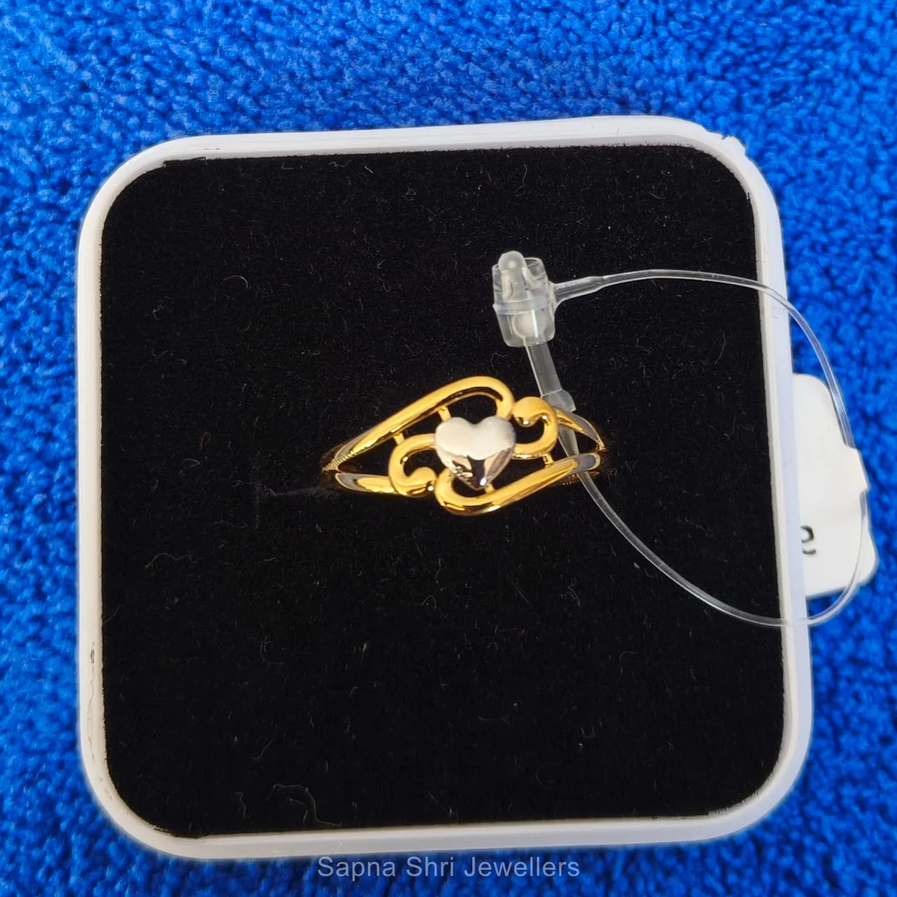 Ladies Ring thumbnail 3