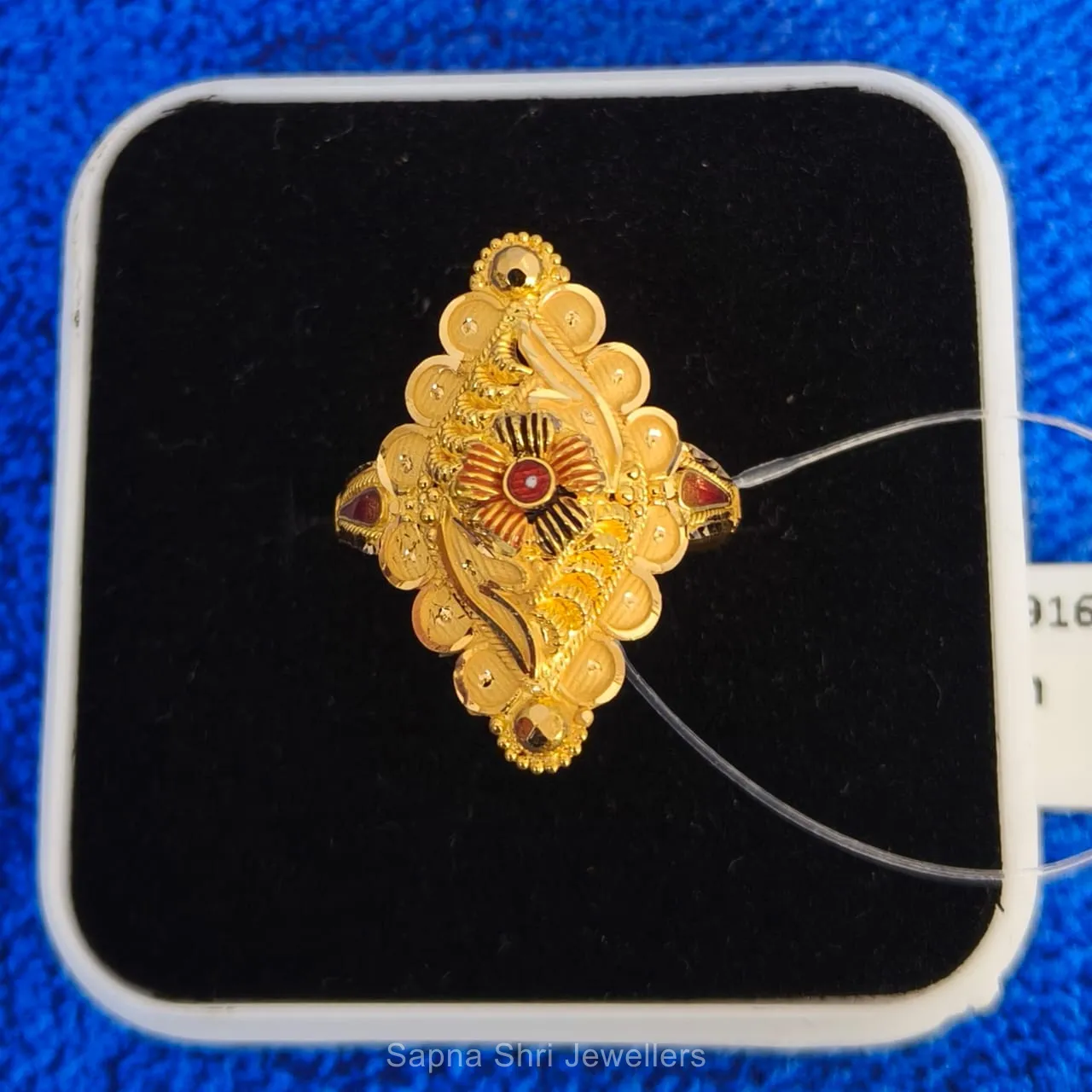 Ladies Ring thumbnail 3