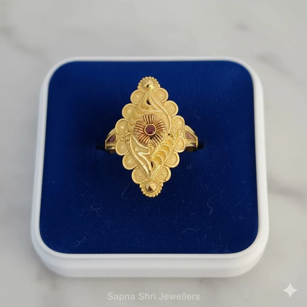 Ladies Ring thumbnail 2