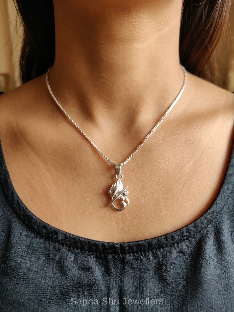 925 Silver Lord Krishna Pendant for Men and Women Shree Krishna Locket thumbnail 3