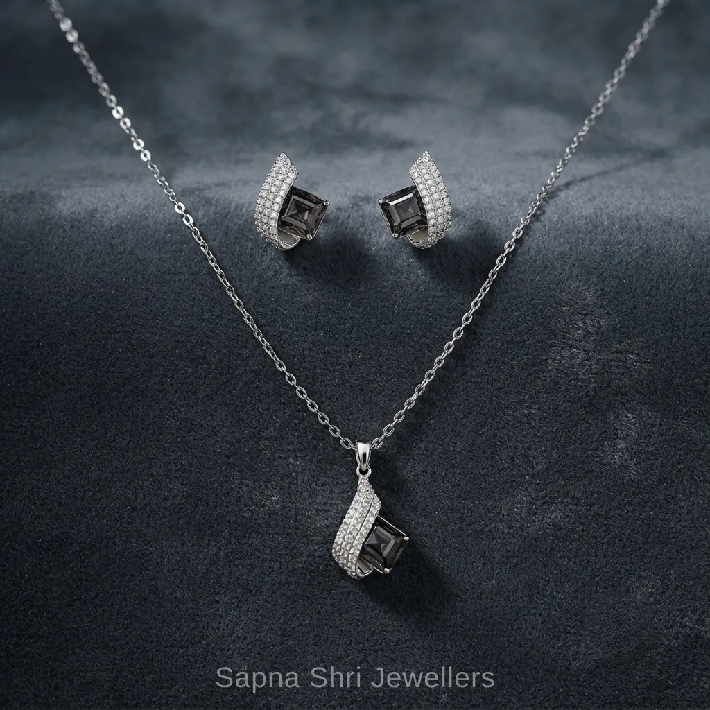 Stylish Women's Silver Chain Pendant Set thumbnail 2