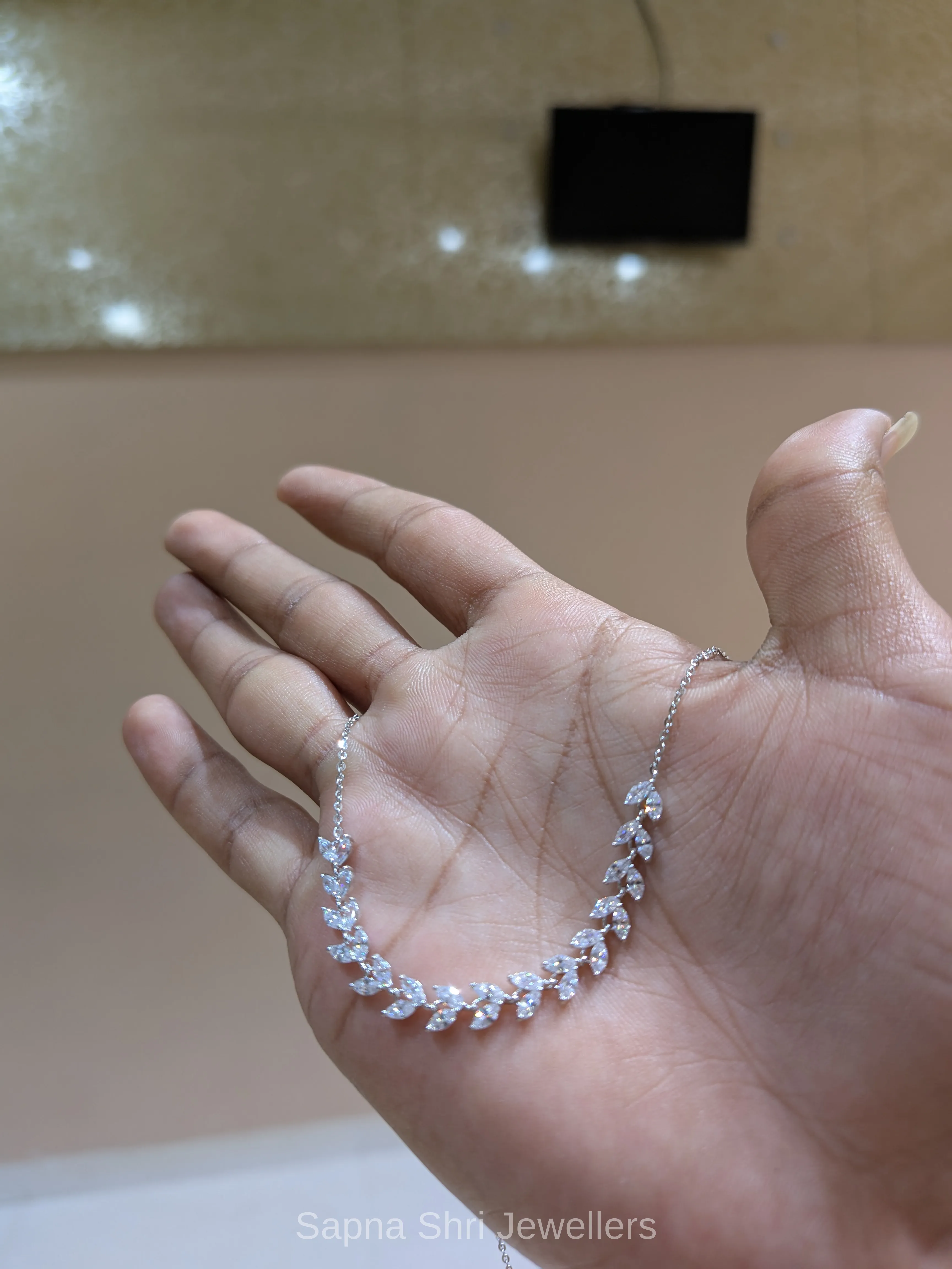 Leaf Vine Zircon Silver Necklace for Women thumbnail 2