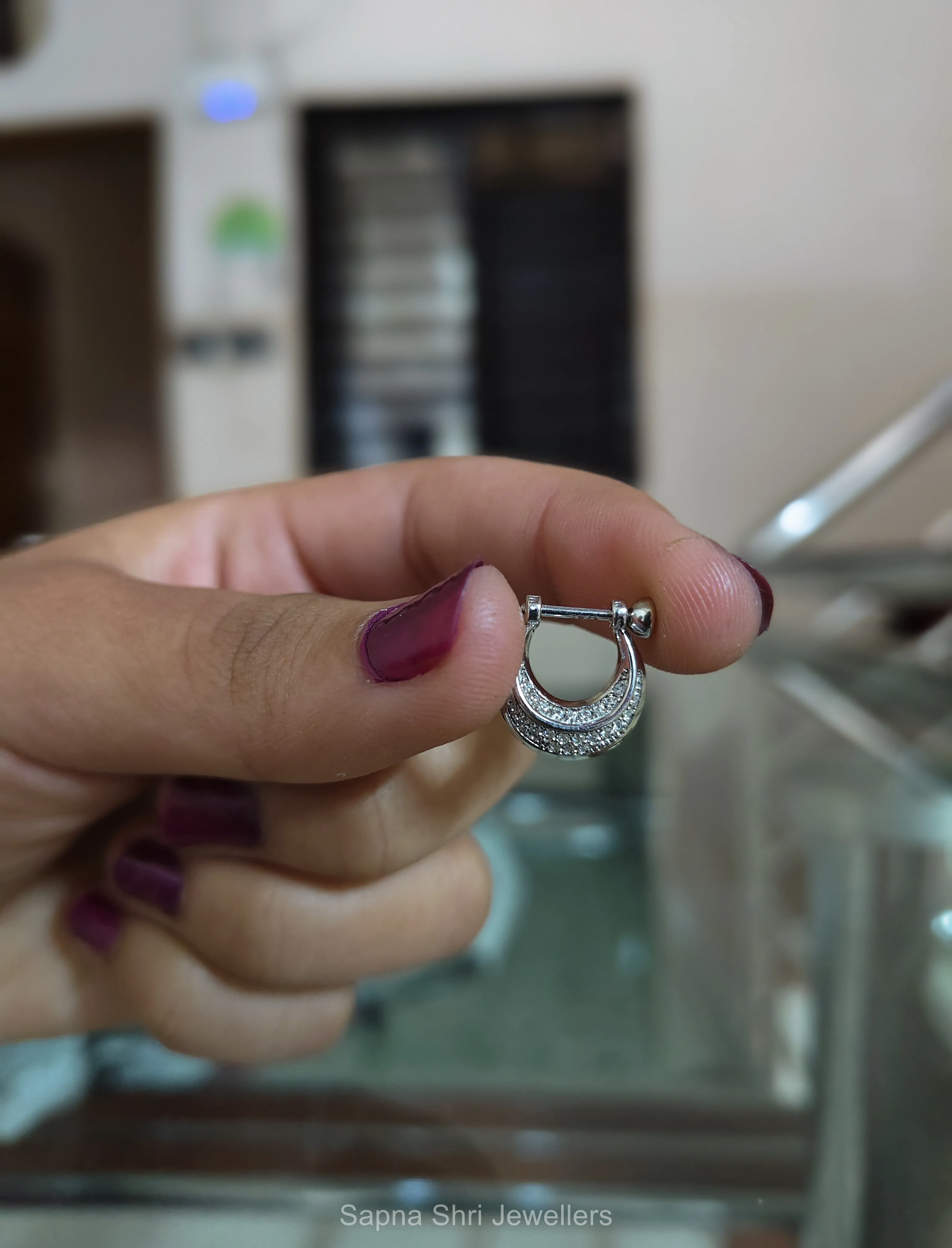 Silver Solitaire Curve Studs thumbnail 4