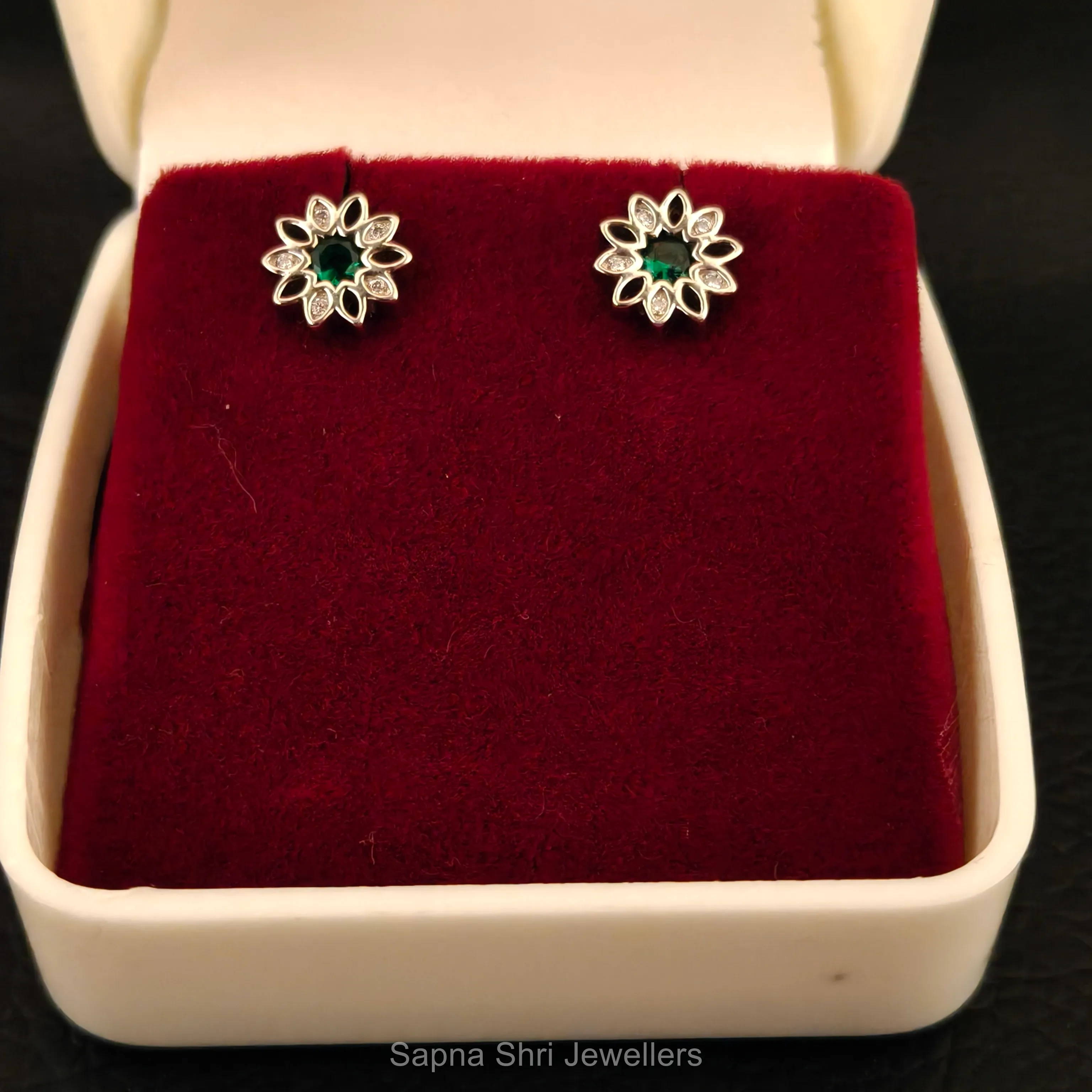 Emerald Flora Silver Studs thumbnail 4