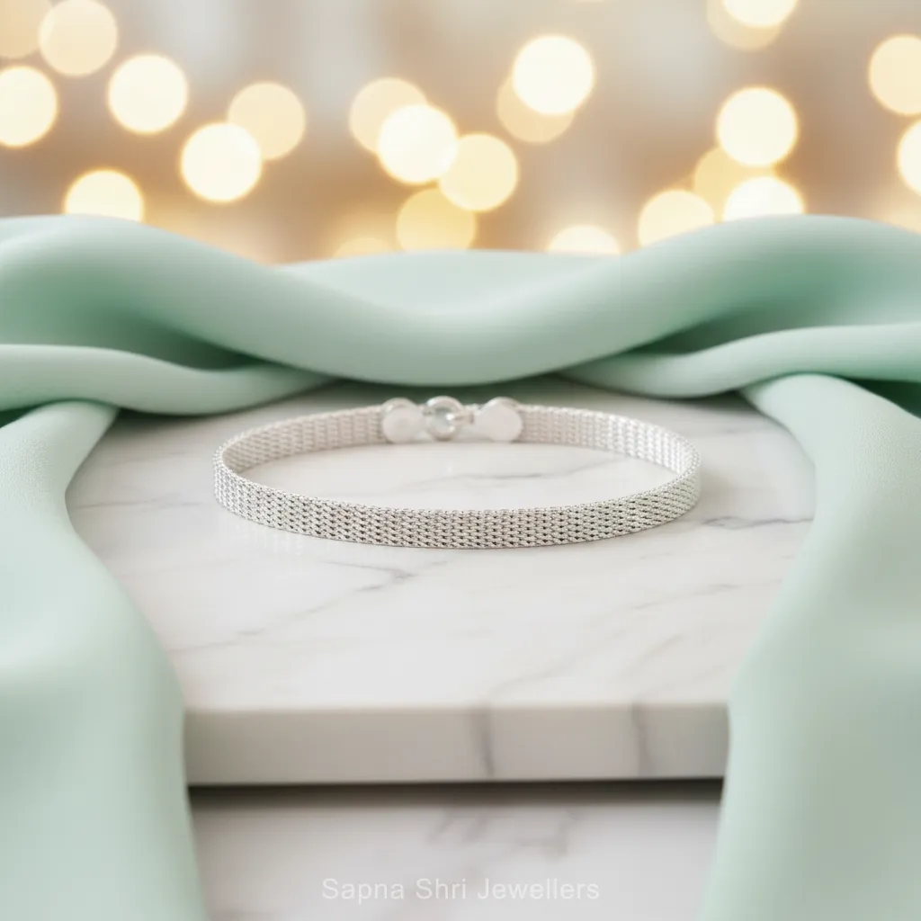 Silver Mesh Elegance thumbnail 2