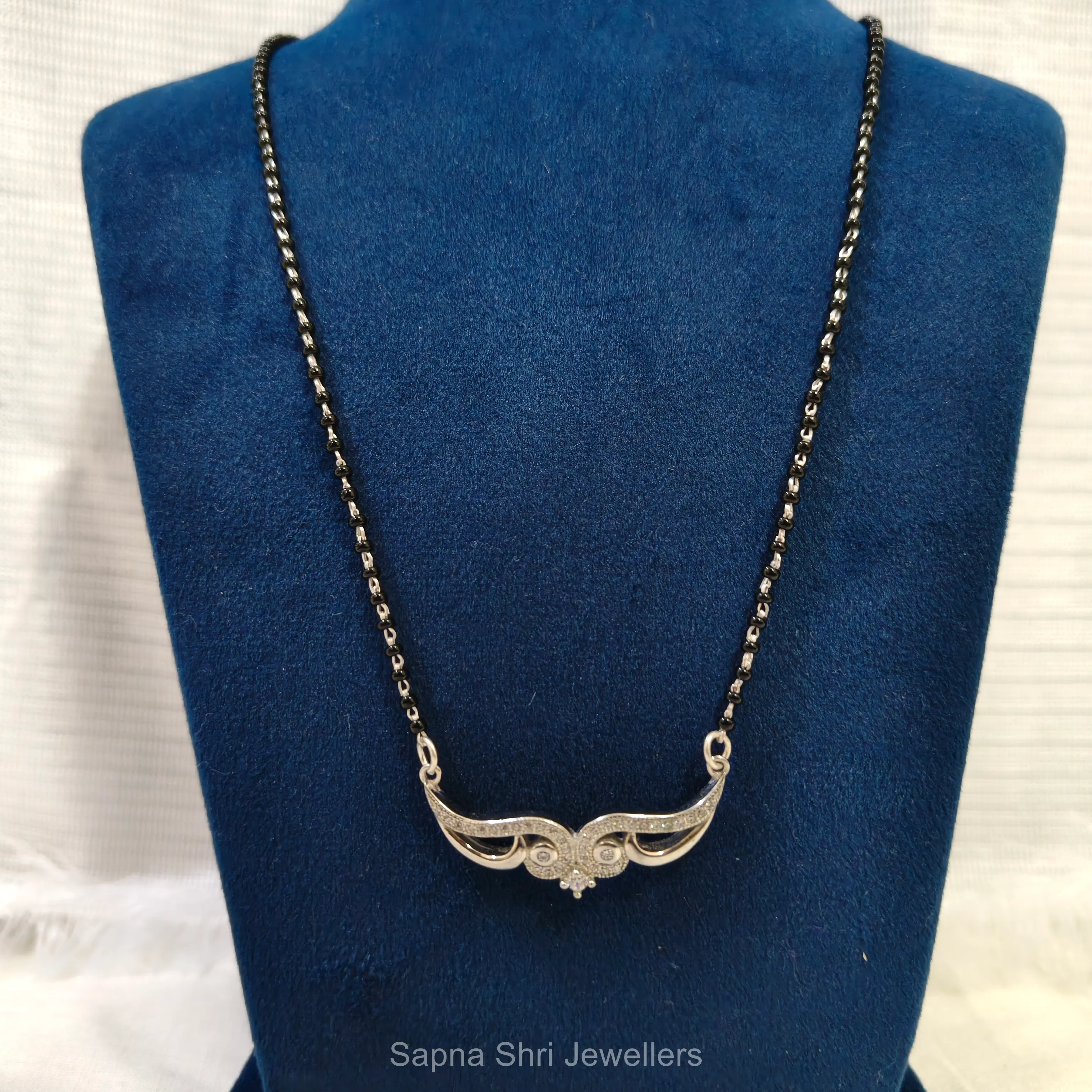 Diamond Wing Serenity Chain thumbnail 5