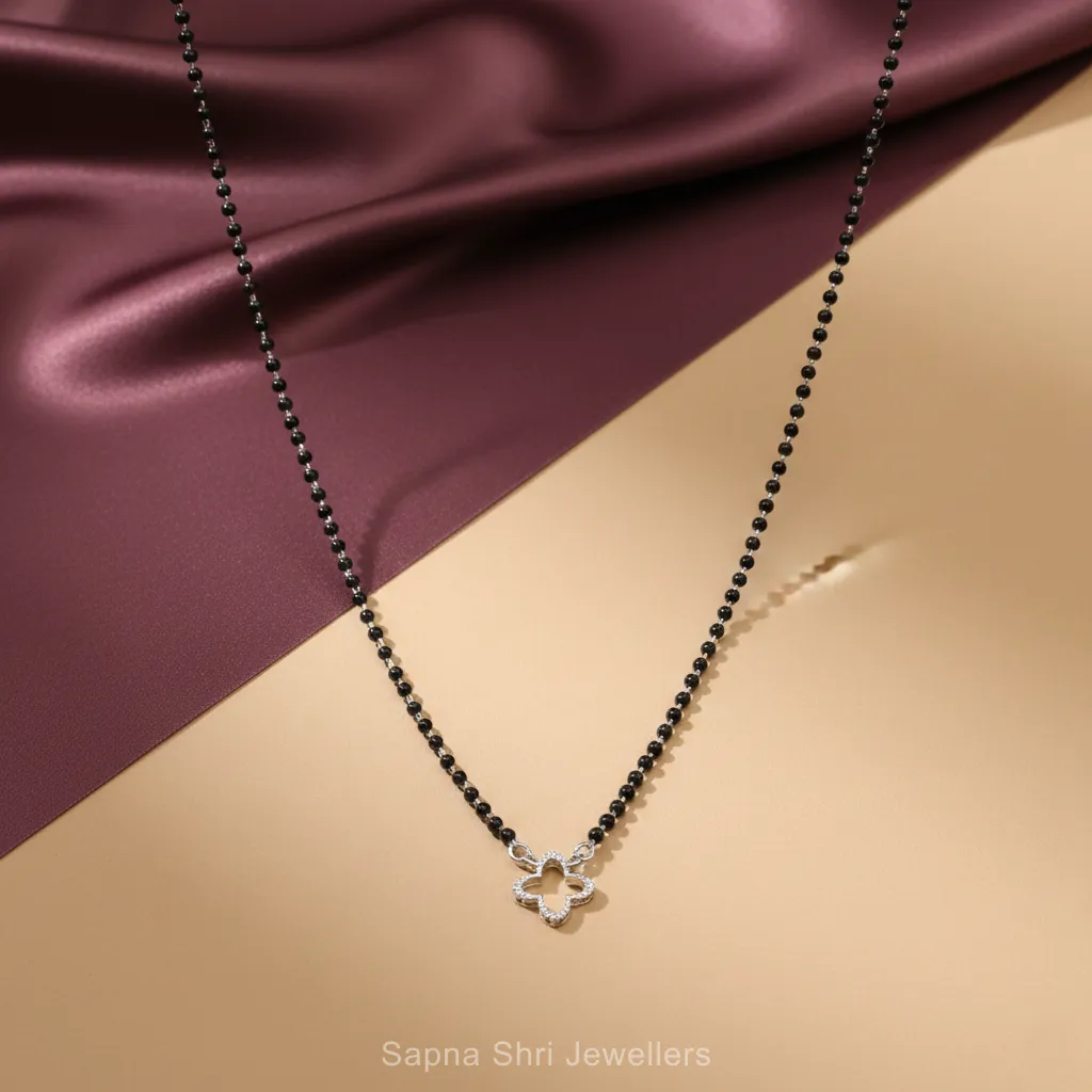 Clover Bloom Luck Charm thumbnail 2