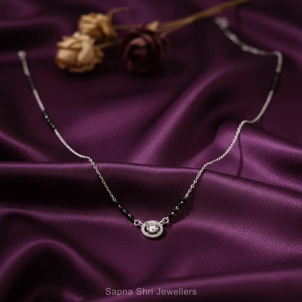 Solitaire Halo Mangalsutra thumbnail 2
