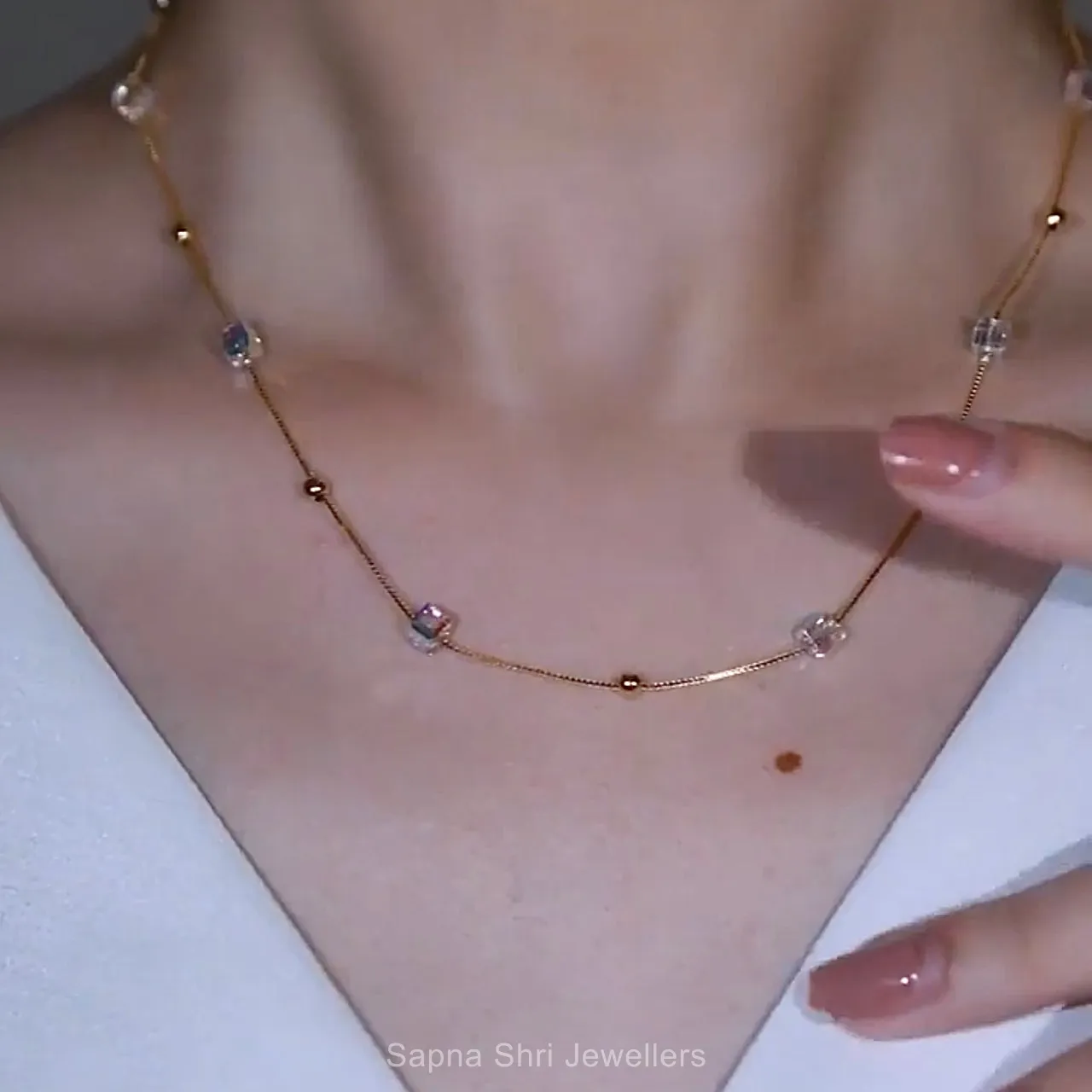 Aurora Crystal Cube Chain thumbnail 2