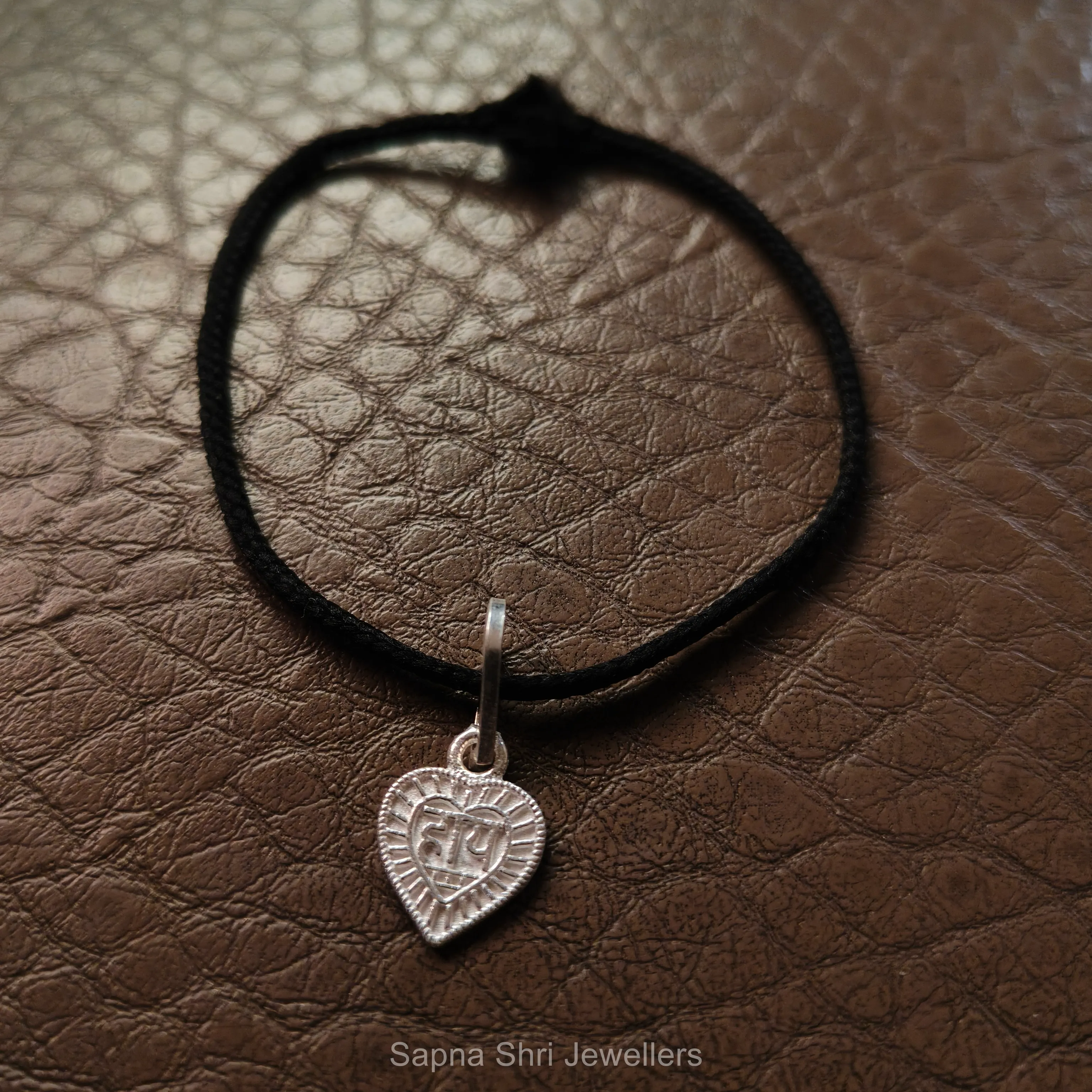 Sacred Heart Silver Pendant thumbnail 5