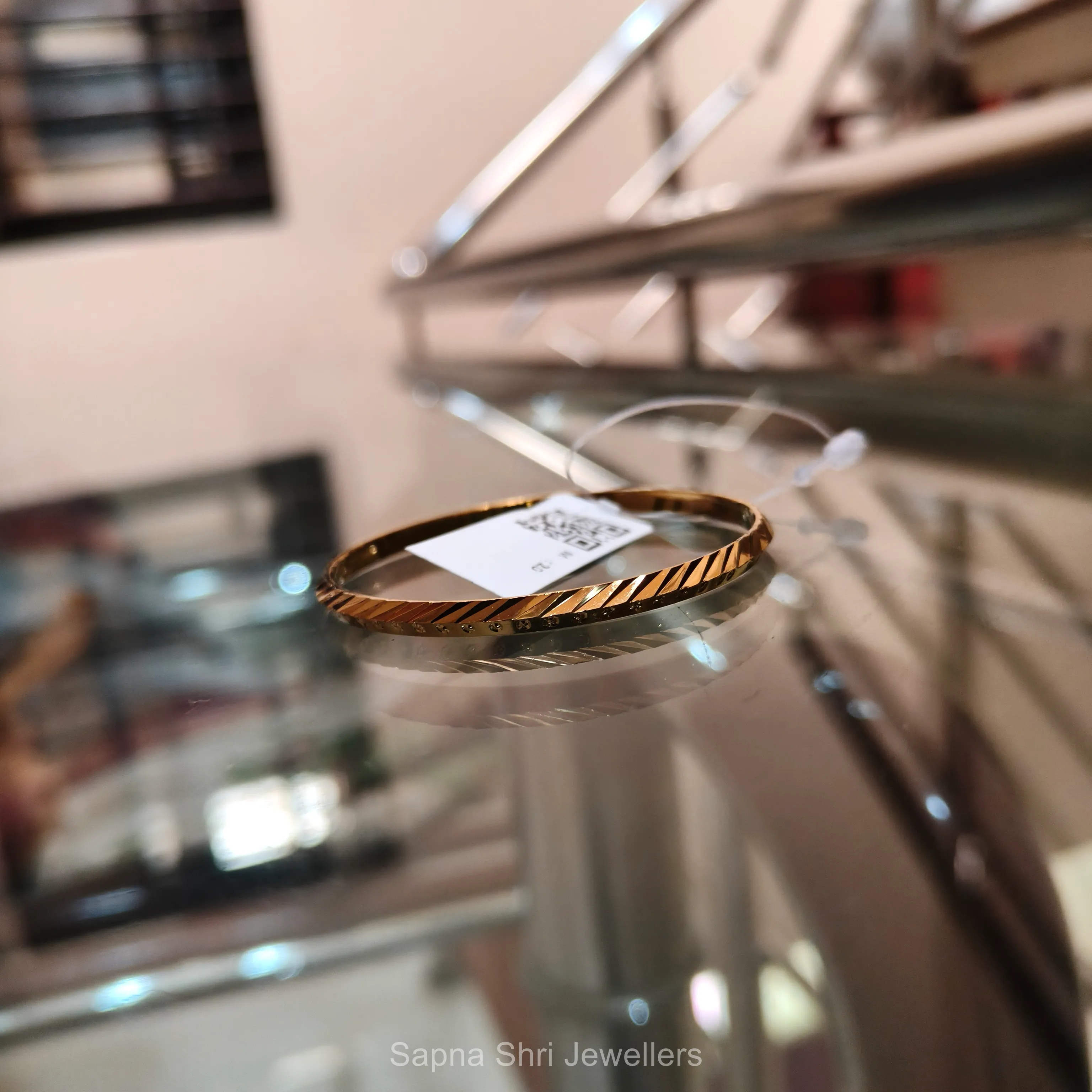 Golden Glow Textured Kada thumbnail 4