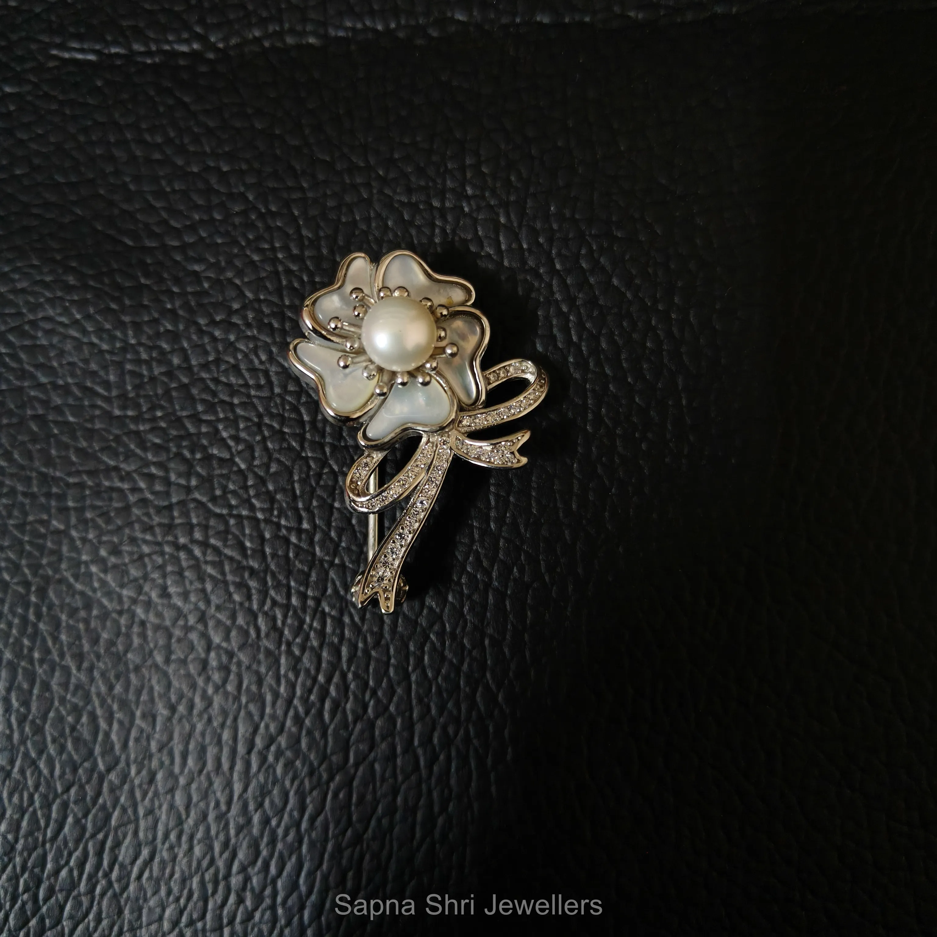 Blooming Pearl Silver Crest thumbnail 3