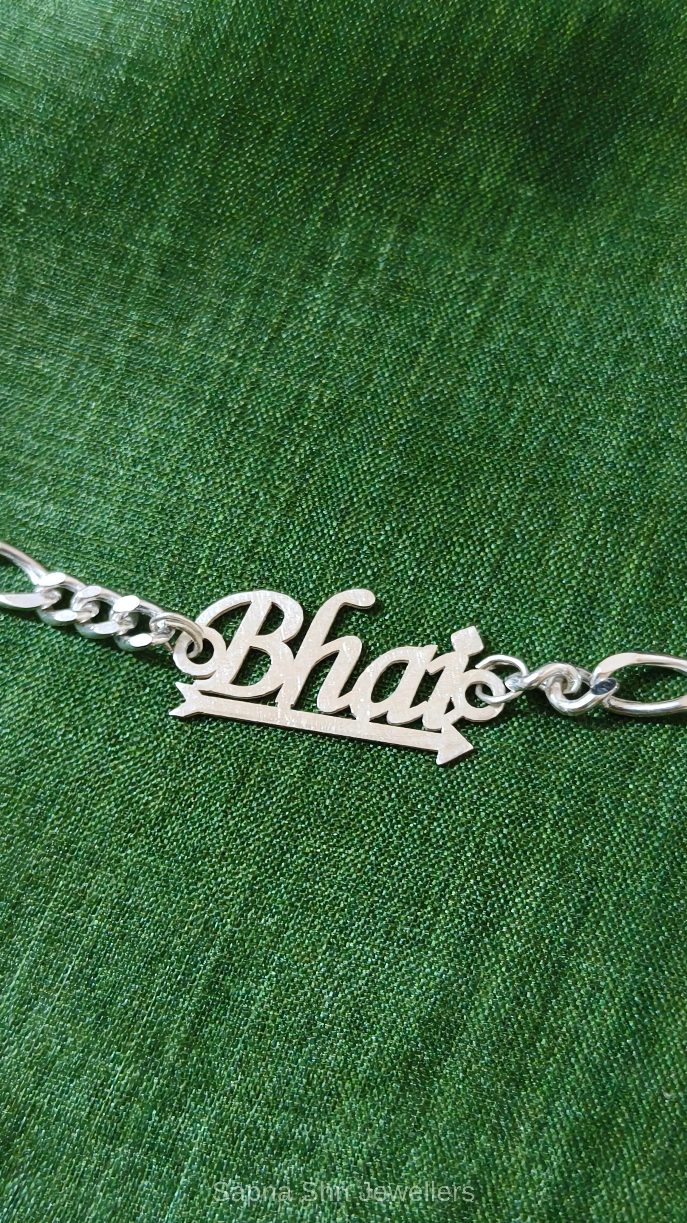 Trendy Bhai Arrow Silver Rakhi thumbnail 3