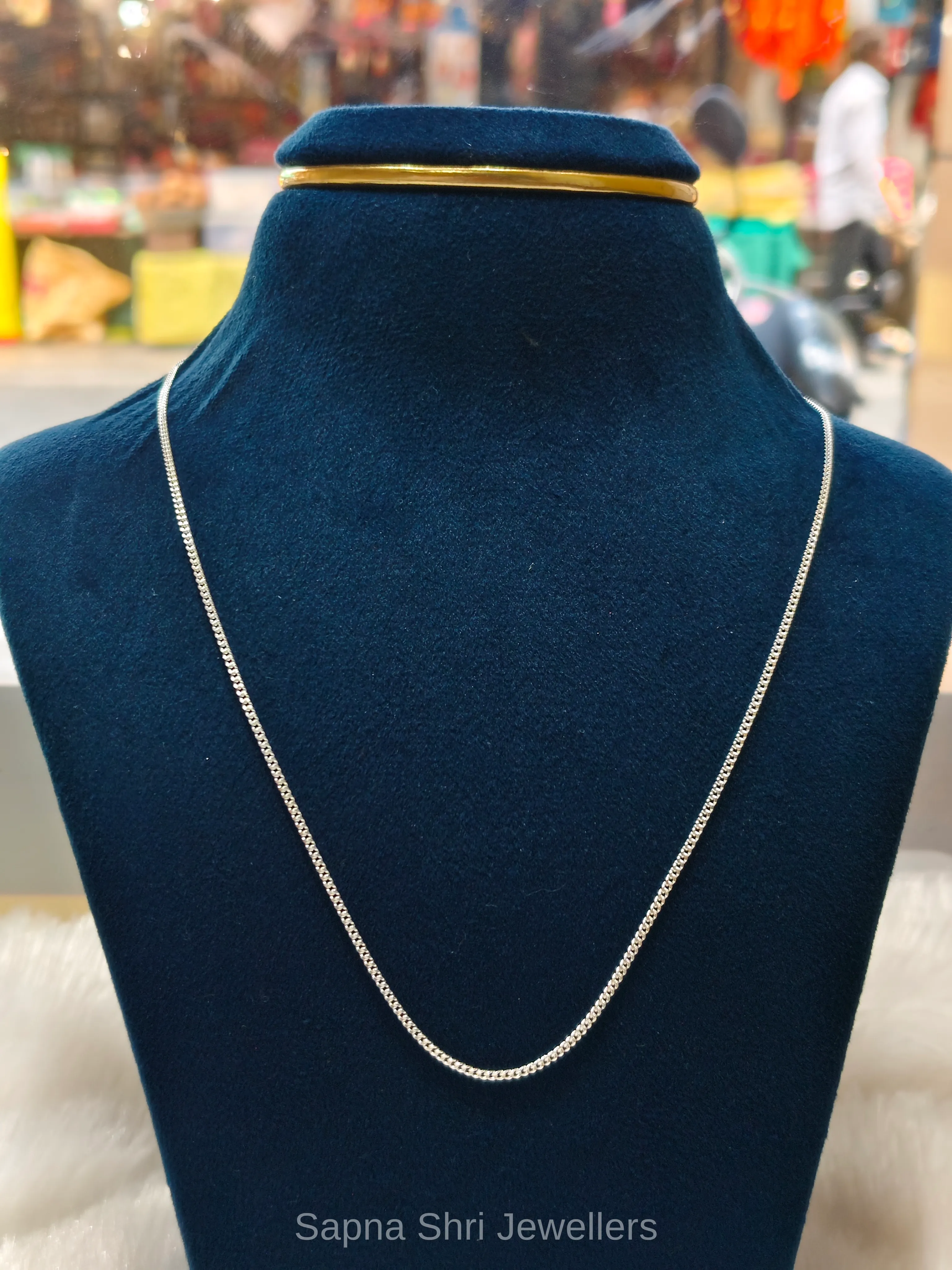 Bold Curb Silver Chain thumbnail 4