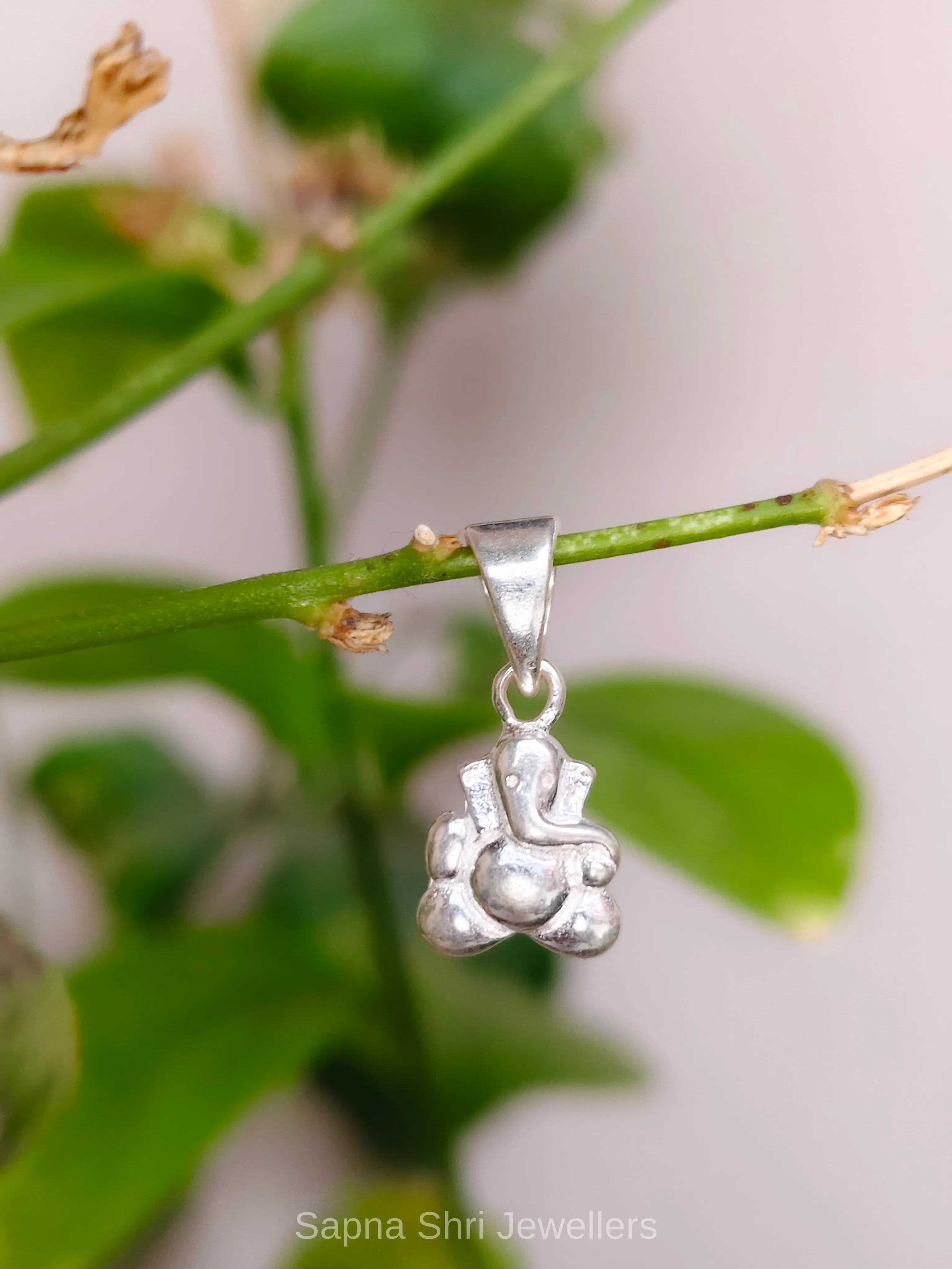 Divine Ganesha Pendant in 925 Silver thumbnail 4