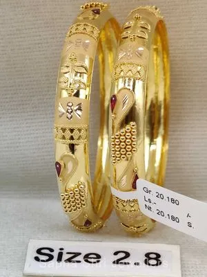 Gold bangles | सोने की चूड़ी